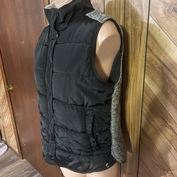 Skies Are Blue Women’s Large Black Fleece Puffer Vest - Picture 5 of 8